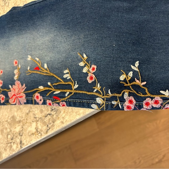 Gorgeous Embroidered Bootcut Jeans - Picture 4 of 11